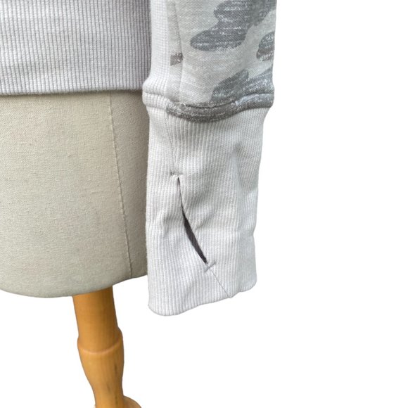 Athleta Triumph Grey Gypsum Camo Hoodie Sweatshirt Activewear Athleisure Sz XS - Picture 7 of 16